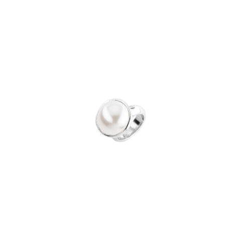 Superlative Shell Pearl Ring